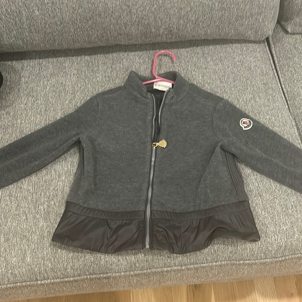 Kids moncler jacket / sweatshirt size 5